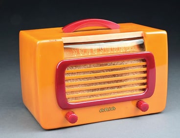DEWALD ARIA MODEL 562-2 CATALIN RADIO IN BUTTERSCOTCH & BURGUNDY