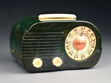 FADA MODEL 700 CATALINA RADIO IN BLUE-GREEN & WHITE