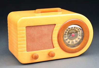 FADA MODEL 1000 CATALINA RADIO IN YELLOW