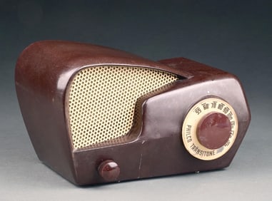 BROWN PHILCO MODEL 49-501 BOOMERANG BAKELITE RADIO
