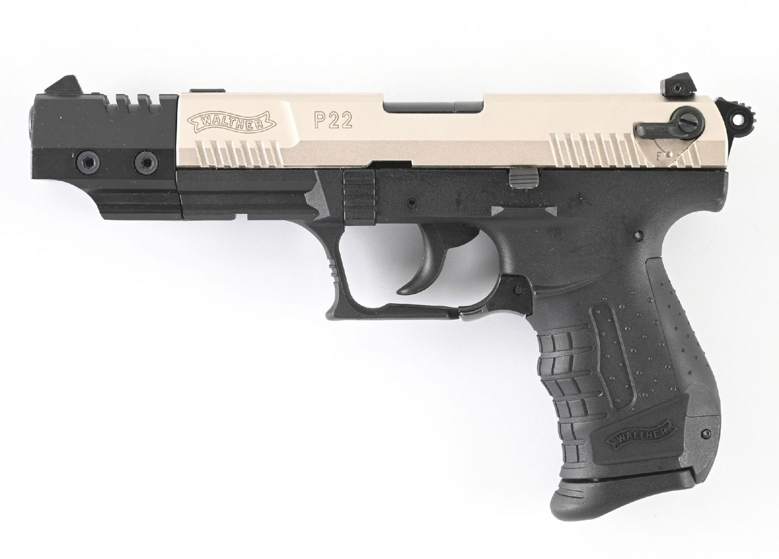 (M) WALTHER P22 .22 LR SEMI-AUTOMATIC PISTOL.: Matte silver finish slide with a 3-dot sight system. Ambidextrous magazine release and safety. Smith & Wesson import stamped. CONDITION: Excellent, strong, shiny bore. Barrel Length: 5" Caliber/Bore: