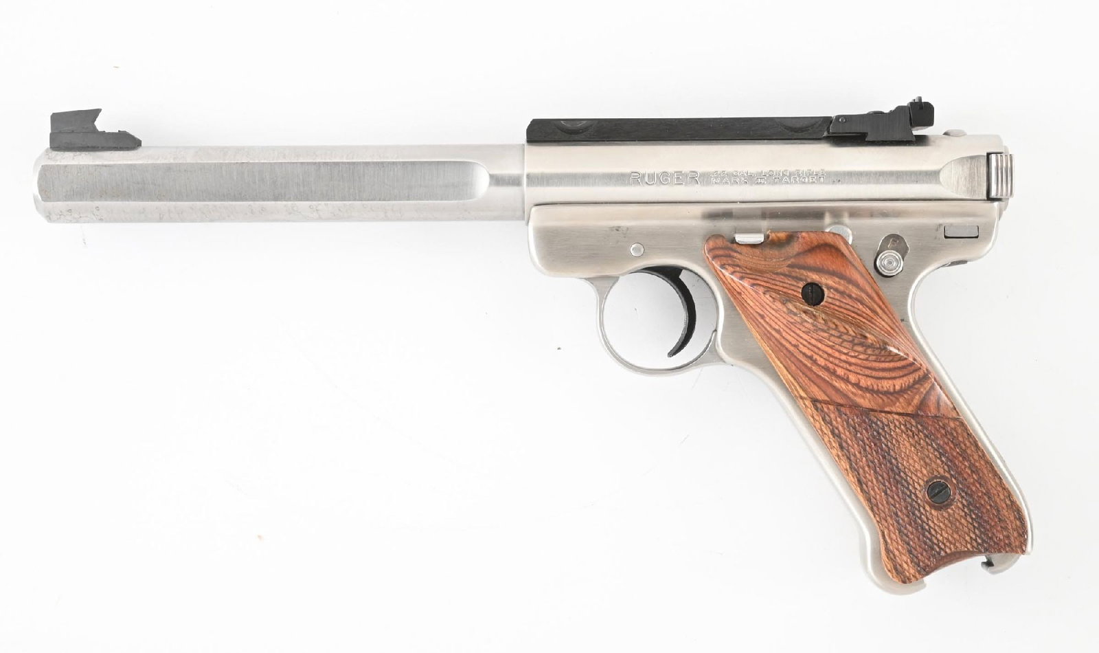 (M) SLAB SIDE RUGER MARK II SEMI-AUTOMATIC TARGET PISTOL: Standard configuration. CONDITION: Excellent, Bore is bright with sharp rifling. Includes a BSA red dot optic and a plastic gun case. Accessories: Plano style case, extra magazine, Bsa red dot Barrel 