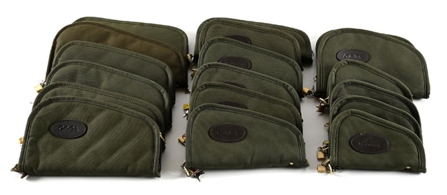LARGE LOT OF QUILTED HEAVY DUTY ZIPPERED HANDGUN CASES.