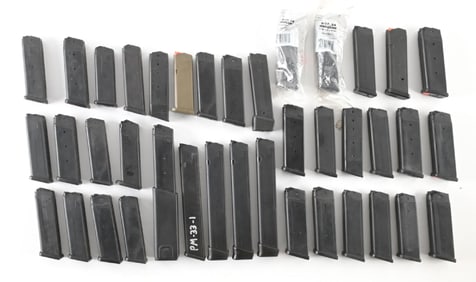 LARGE LOT OF GLOCK MAGAZINES.
