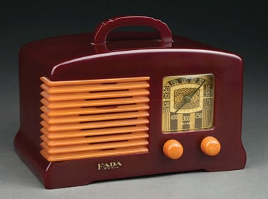 FADA L-56 CATALIN RADIO IN PLUM & BUTTERSCOTCH