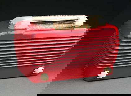 STROMBERG-CARLSON MODEL 1500-H "DYNOTOMIC" PAINTED CATALIN RADIO: C. 1946. CONDITION: Showing a white model that has been painted Coca-Cola red with an added decal. Factory knobs, back panel and cord. No breaks or repairs noted. Light surface scratches. Set is being