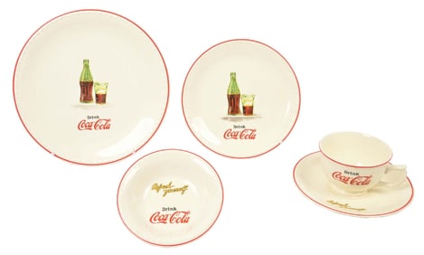 COLLECTION OF 5 COCA-COLA DINING SET
