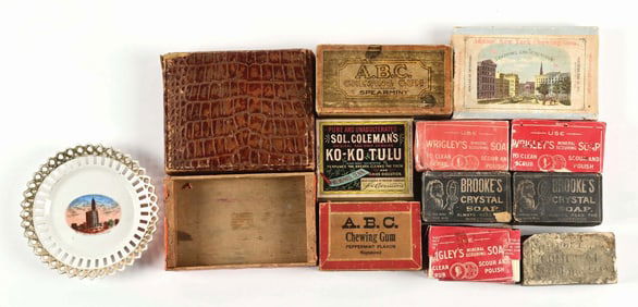 COLLECTION OF 13 VARIOUS PIECES OF CHEWING GUM MEMORABILIA