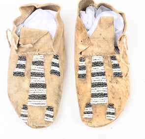 BLACK AND WHITE BEADED BABY MOCCASINS