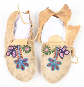 FLORAL BEADED TODDLER MOCCASINS