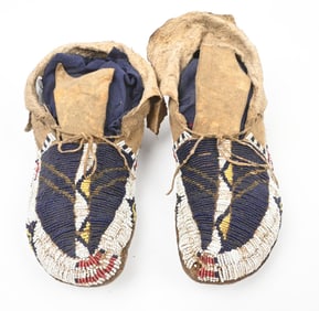 NORTHERN PLAINS NAVY AND WHITE BEADED MOCCASINS