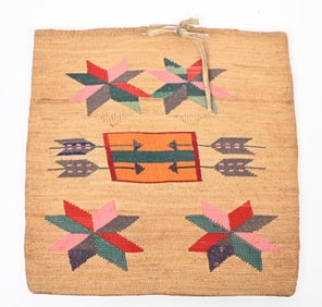 NEZ PERCE CORN HUSK BAG IN GLASS CASE