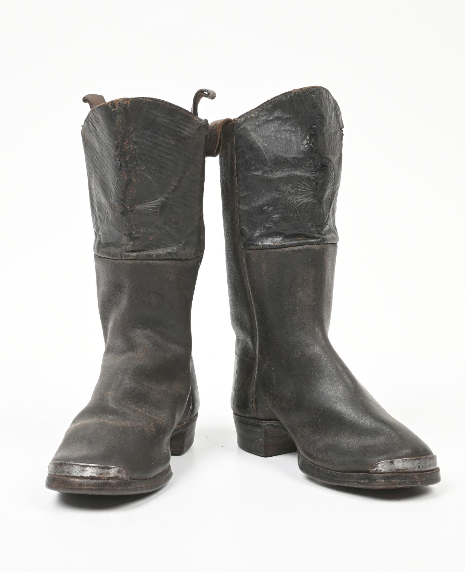 CIVIL WAR ERA CHILDREN'S LEATHER BOOTS: Steel toes with leather pulls. A very nice example of 19th century youth boots. 2 1/2" x 6 1/2" x 9" Dimensions: 2 1/2" x 6 1/2" x 9"