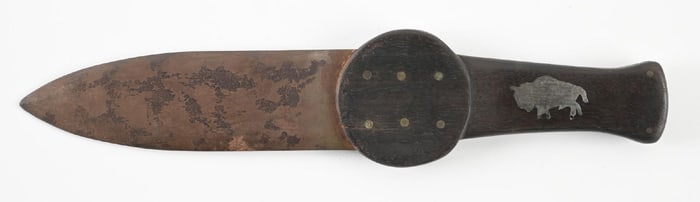 KNIFE WITH BISON ON HANDLE