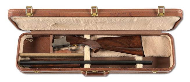 (M) BROWNING B25 P1 GRADE SUPERPOSED 12 GAUGE OVER/UNDER SHOTGUN WITH CASE.