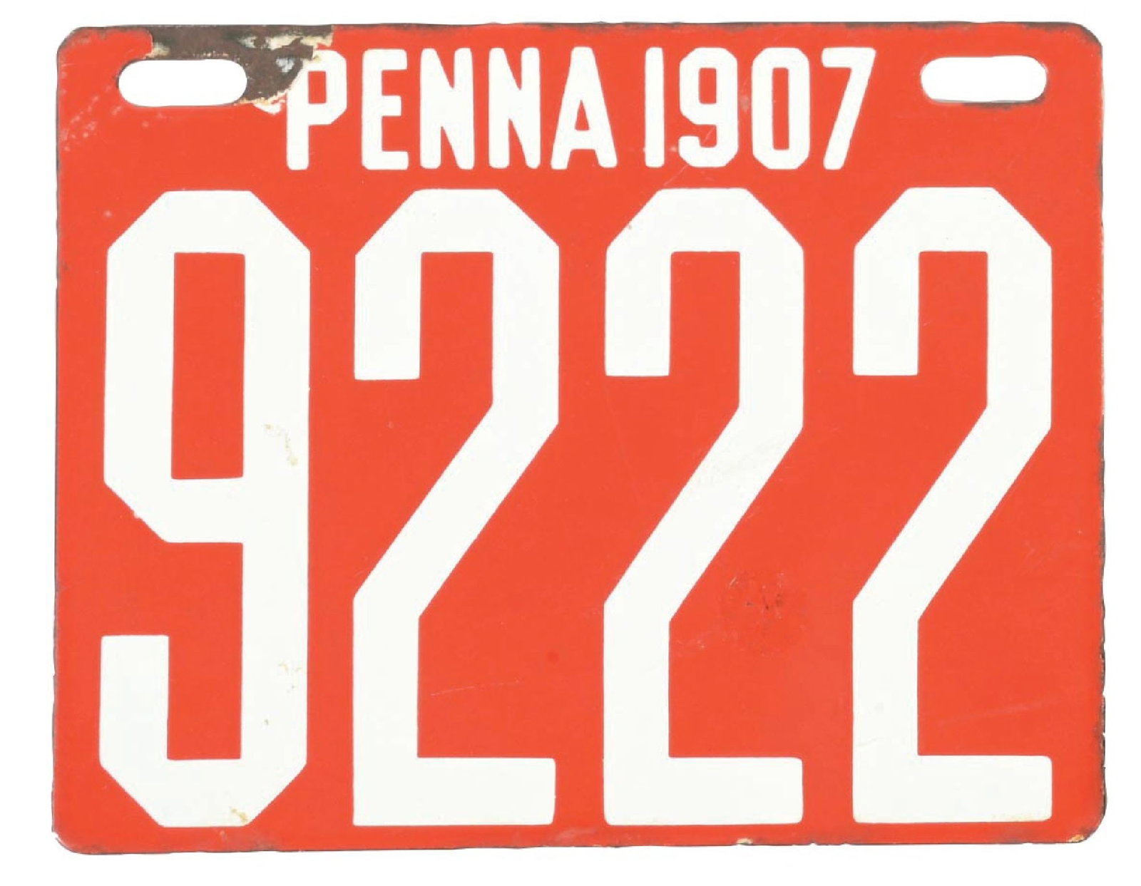 1907 PENNSYLVANIA PORCELAIN SINGLE LICENSE PLATE.: Single Pennsylvania License Plates for 1907. CONDITION: Plate shows an excellent color & gloss with a clean inner field showing clean numbers. There's some chipping to the left mounting hole. Conditio