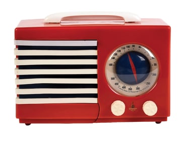 EMERSON "PATRIOT" RADIO MODEL FC-400 IN RED CATALIN