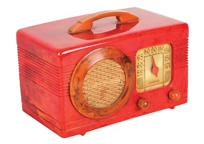 MOTOROLA 50X "CIRCLE GRILL" RADIO IN MARBLEIZED RED AND YELLOW CATALIN