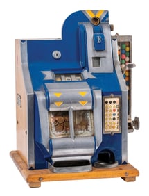 5¢ MILLS QT CHEVRON SLOT MACHINE WIRH GUM BALL SIDE VENDER
