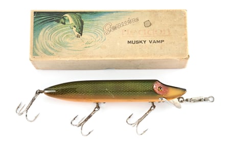HEDDON GREEN SCALE 8 INCH MUSKY VAMP IN BOX
