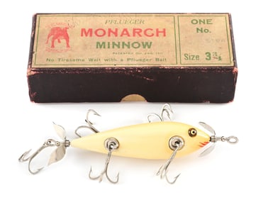 ALL WHITE PFLUEGER MONARCH IN MAROON BOX