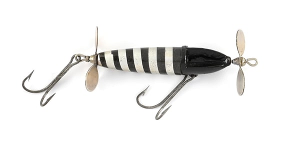 EXPERIMENTAL UNDERWATER REEL LURE IN BLACK & SILVER