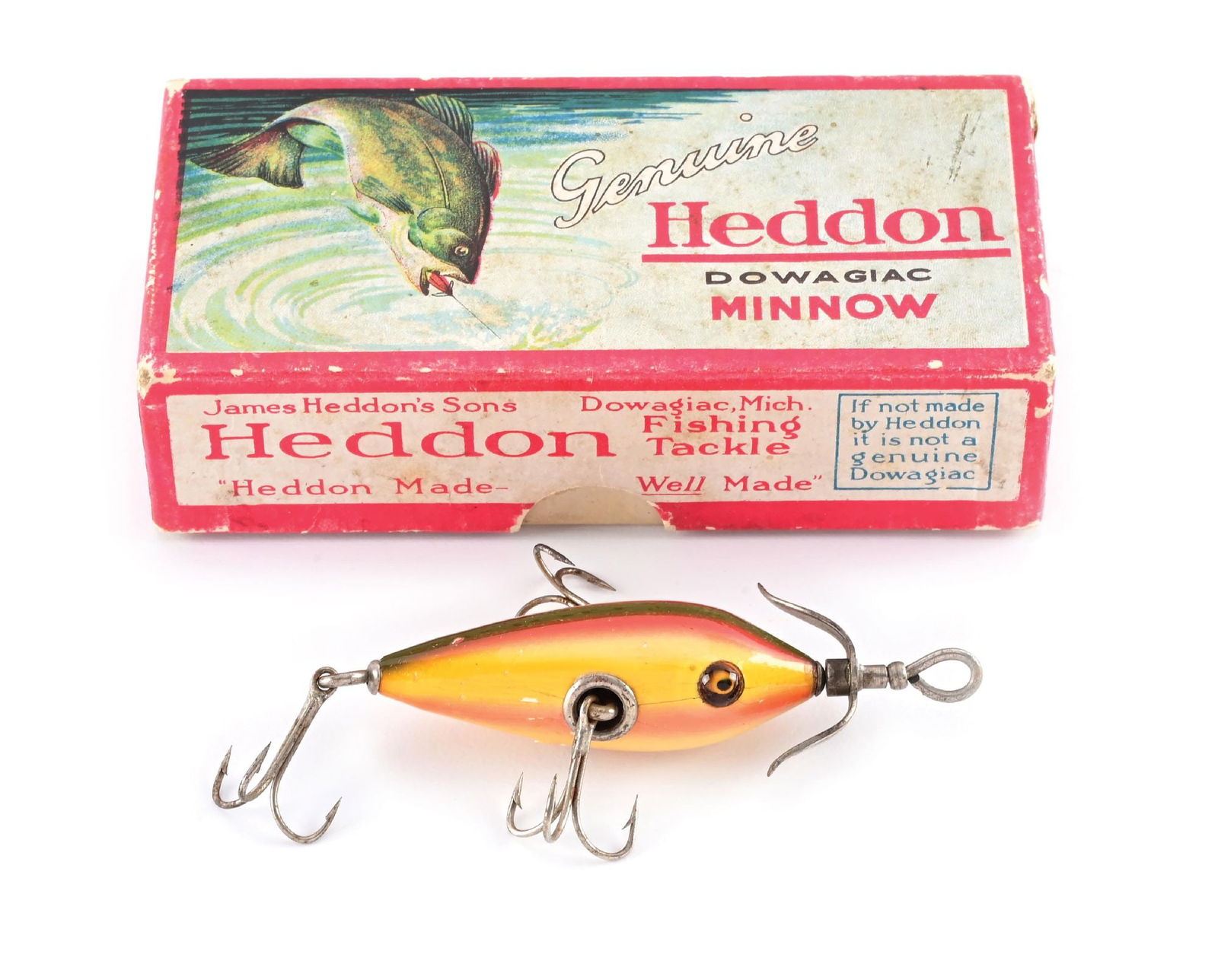 MIDGET DOWAGIAC MINNOW IN RAINBOW: Nice model 21 with its correct c. 1920s Downleaping Bass box. The minnow is in Excellent Minus condition with a heavy ring around the belly weight and a couple faint agelines. Marked front prop, cup r