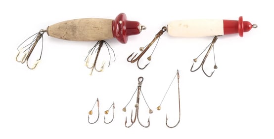 PAIR OF WEEDLESS WOODPECKERS