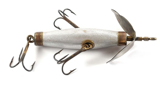 CONTEMPORARY HEDDON STYLE UNDERWATER EXPERT