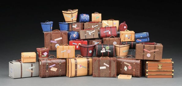 LOT OF MORE CONTEMPORARY LUGGAGE SUITABLE FOR TIN AUTOS
