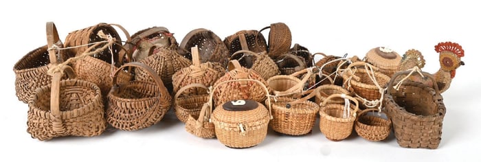 LARGE COLLECTION OF SMALL BASKETS