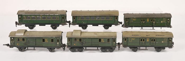 LOT OF 6: VARIOUS GERMAN MARKLIN PASSENGER TRAIN CARS