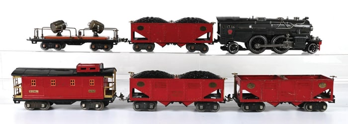LOT OF 6: LIONEL NO. 385 W/ 3 NO. 516 HOPPERS, NO. 520 SEARCHLIGHT & NO. 517 CABOOSE