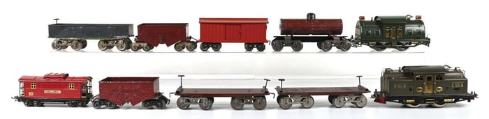 LOT OF 10: LIONEL STANDARD GAUGE 2 LOCOMOTIVES, 7 FREIGHT CARS & AN O GAUGE CABOOSE