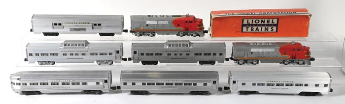 LOT OF 8 LIONEL SANTA FE LOCOMOTIVES & PASSENGER CARS