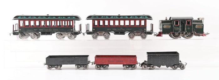 LOT OF 6: LIONEL NO. 38, NO. 229, & 100 SERIES FREIGHTS