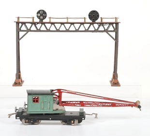 LOT OF 2: LIONEL NO. 440 SIGNAL BRIDGE & NO. 219 CRANE
