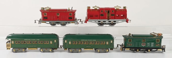 LOT OF 5 AMERICAN FLYER TRAIN LOCOMOTIVES W/ 2 PIECES ROLLING STOCK