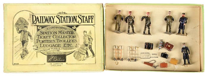 W. BRITAIN'S RAILWAY STATION STAFF SET NO. 155
