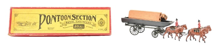 W. BRITAIN'S PONTOON SECTION OF THE ROYAL ENGINEERS FIELD DRESS SET NO. 203