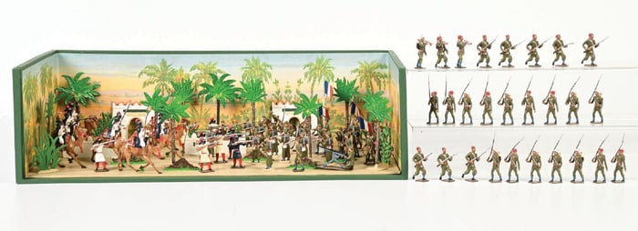 MIGNOT FRENCH COLONIAL BATTLE SCENE IN BOX
