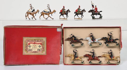 BOXED SET OF RUSSIAN DRAGOONS & VARIOUS LOOSE ALGERIANS & EGYPTIANS W/ RUSSIAN STANDARD-BEARER
