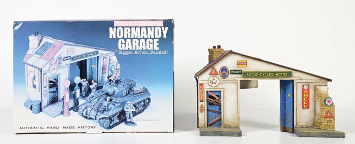KING & COUNTRY NORMANDY GARAGE SPO51 IN ORIGINAL BOX