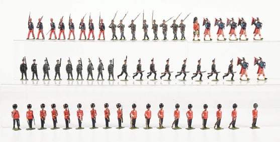 LARGE LOT OF TOY SOLDIERS