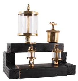 DISPLAY OF 4 STEAM ENGINE OILERS