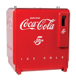 5¢ CAVALIER CHEST STYLE COCA-COLA ICE COOLER