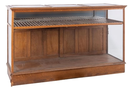 OAK CONSTRUCTED CIGAR STORE SHOWCASE