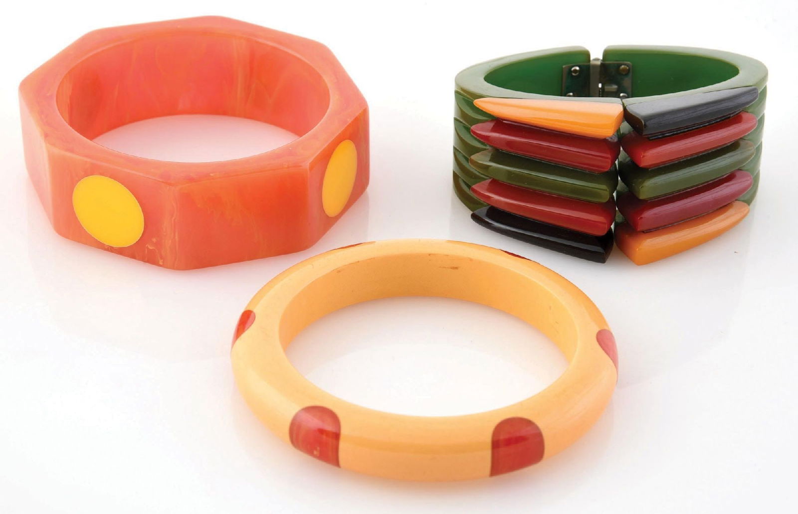 COLLECTION OF 3 PHILADELPHIA HINGED BRACELET & TWO BAKELITE BANGLES (1 of 2)