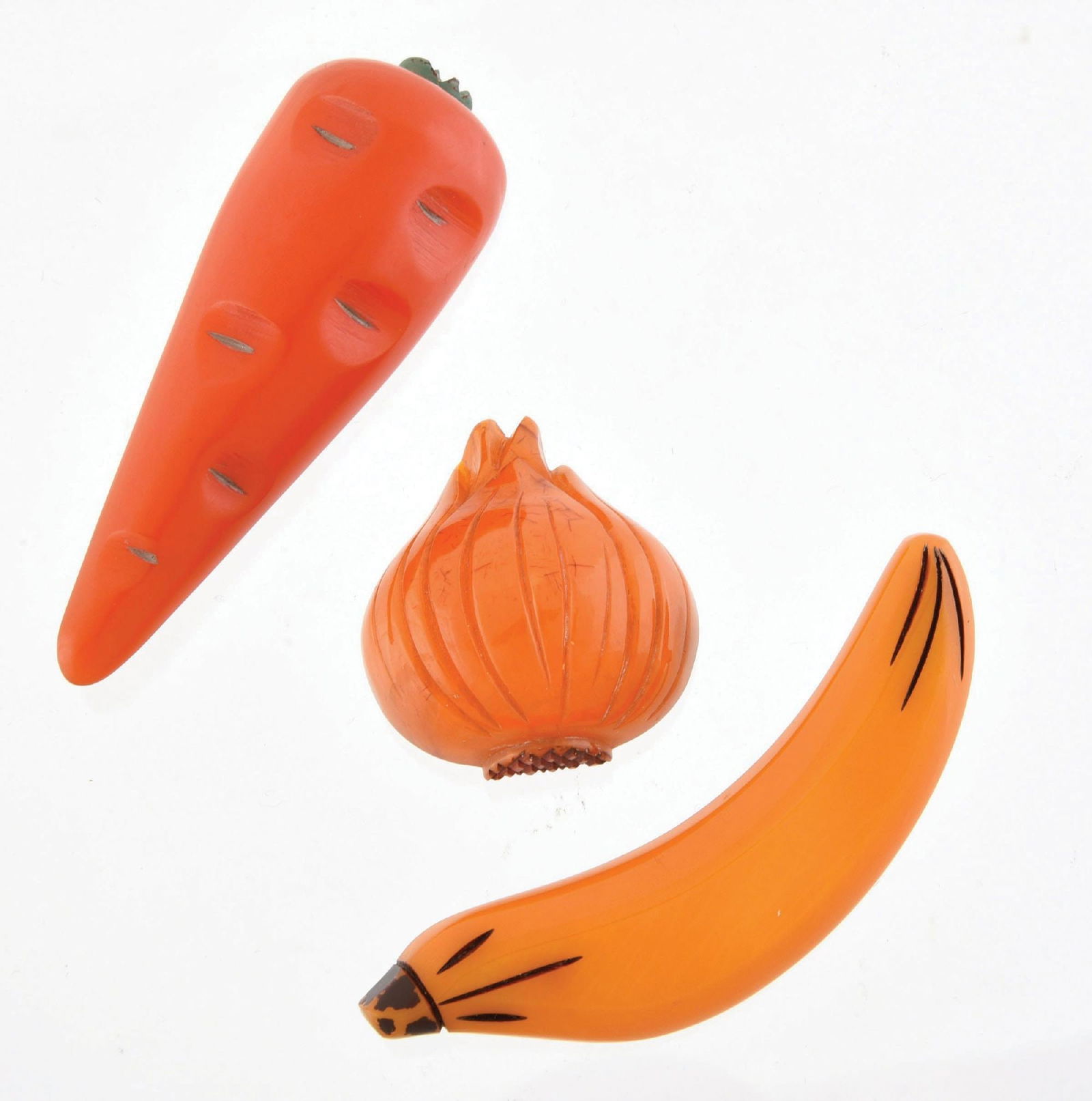 LOT OF 3: CARVED FRUIT & VEGETABLE BAKELITE BROOCHES (1 of 2)