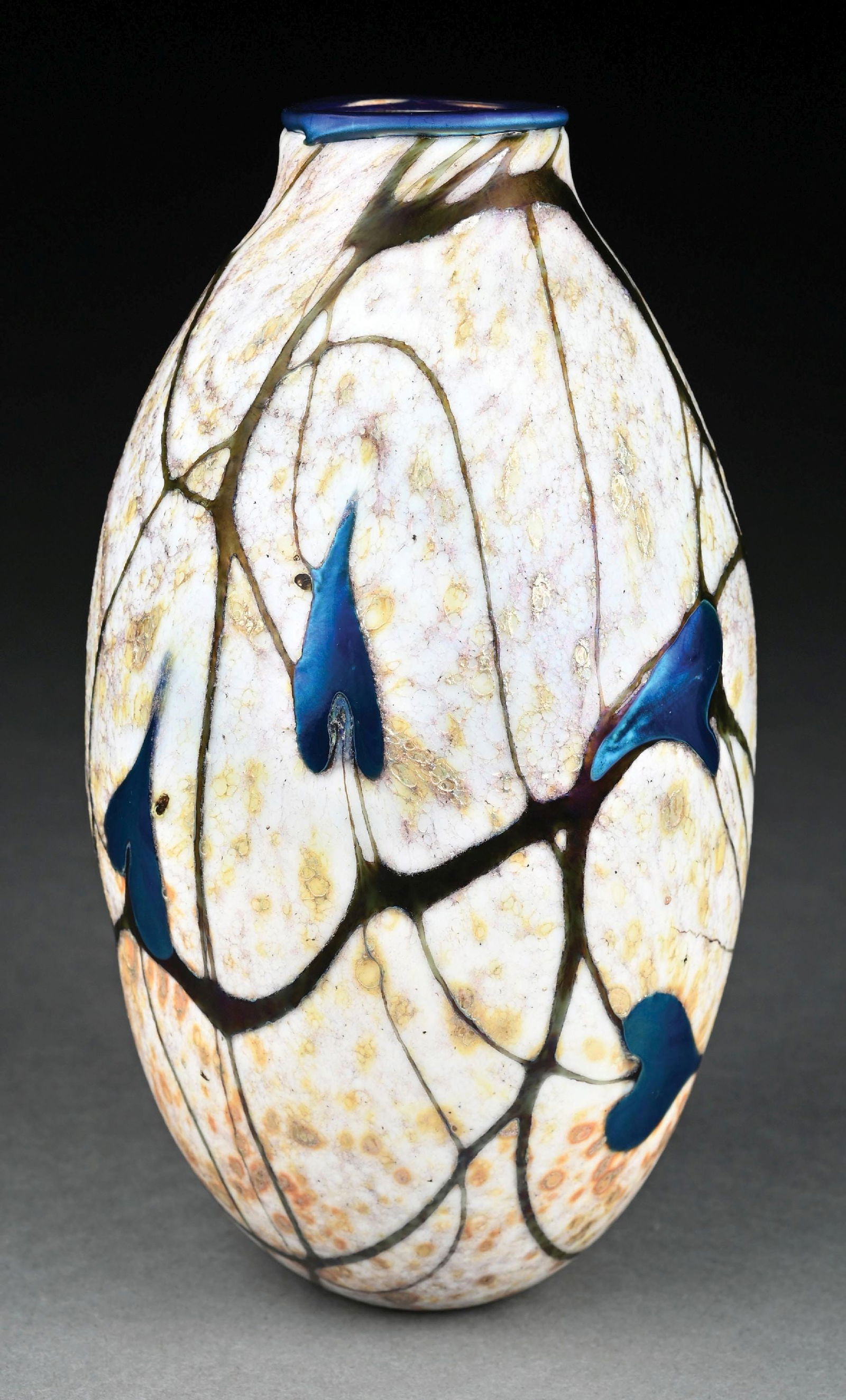 CHARLES LOTTON LEAF & VINE ART GLASS VASE: An absolutely gorgeous example of a Charles Lotton art glass vase. The 9" tall vase has a cream-colored background, with beautiful iridescent gold veining and speckling throughout. The vase is further